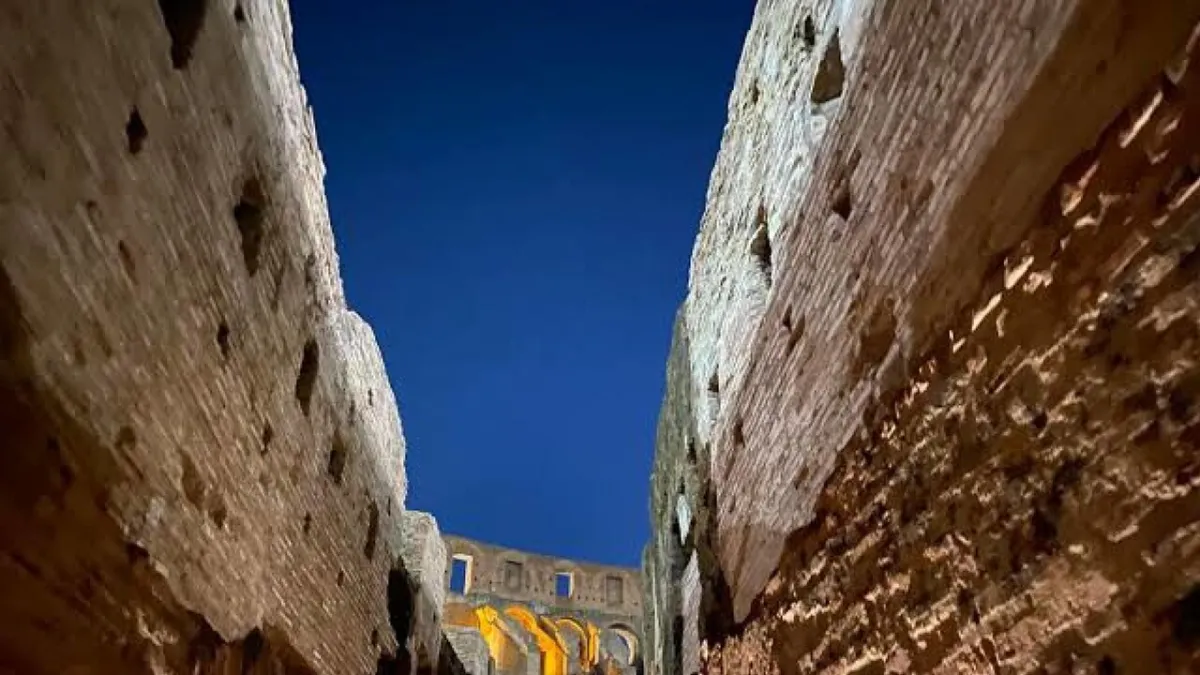 Malam di Colosseo Kembali Memukau, Warisan Abadi Roma Terkuak dalam Gelap
