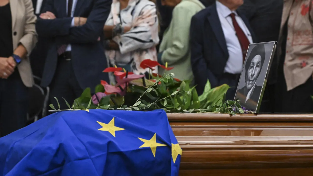 Penghormatan Terakhir Emma Bonino: Upacara Kenegaraan Sekuler Guncang Italia