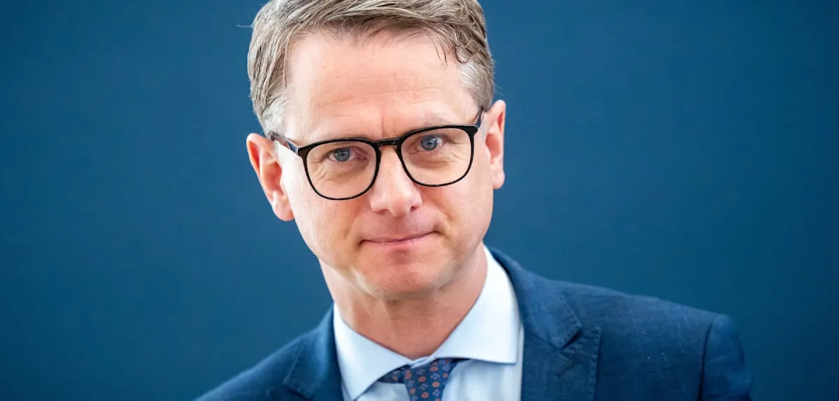 Germany Rages: Health Minister Reinstates Insurance Premium Information Duty!