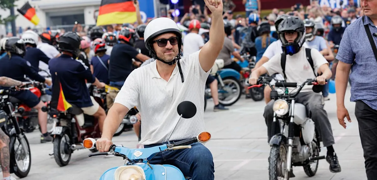 Sensasi Kampanye 2026: Kandidat AfD Siegmund Pacu Simson di Tengah Kritik