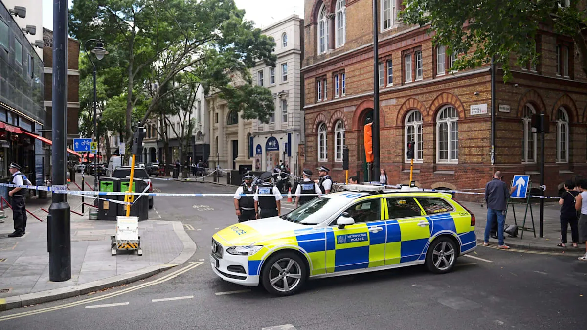 London Geger: Empat Pria Ditusuk di Covent Garden, Wanita Dicokok