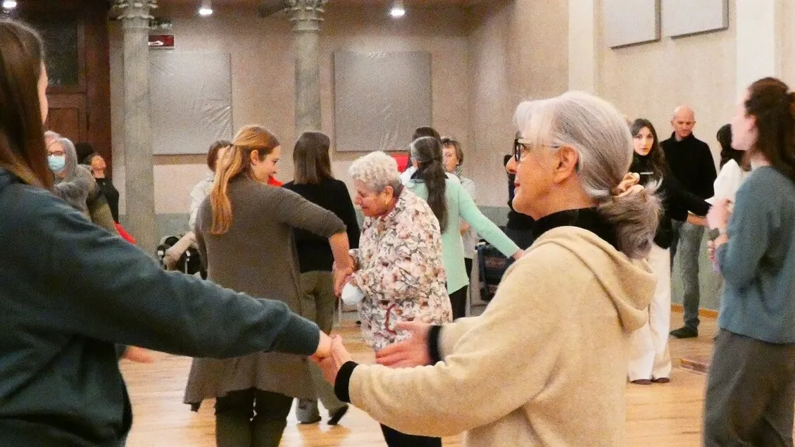 Melawan Parkinson dengan Tari: 'Sinfonia Del Caos' Mencerahkan Macerata 2026
