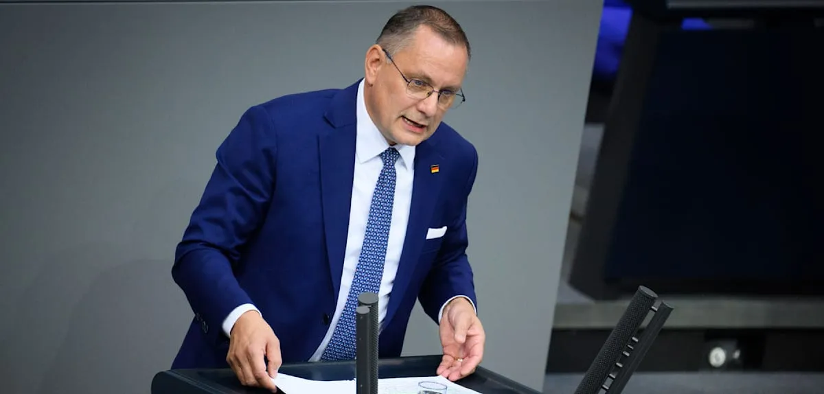 Tensi Politik Jerman Memanas: Chrupalla Serang Merz, Reformasi Disorot Tajam
