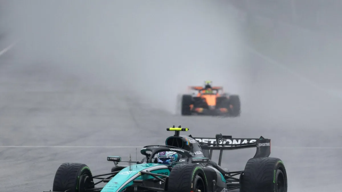 Kekacauan F1 Malaysia: Verstappen Ambil Alih Pimpinan, Antonelli Mengejutkan!