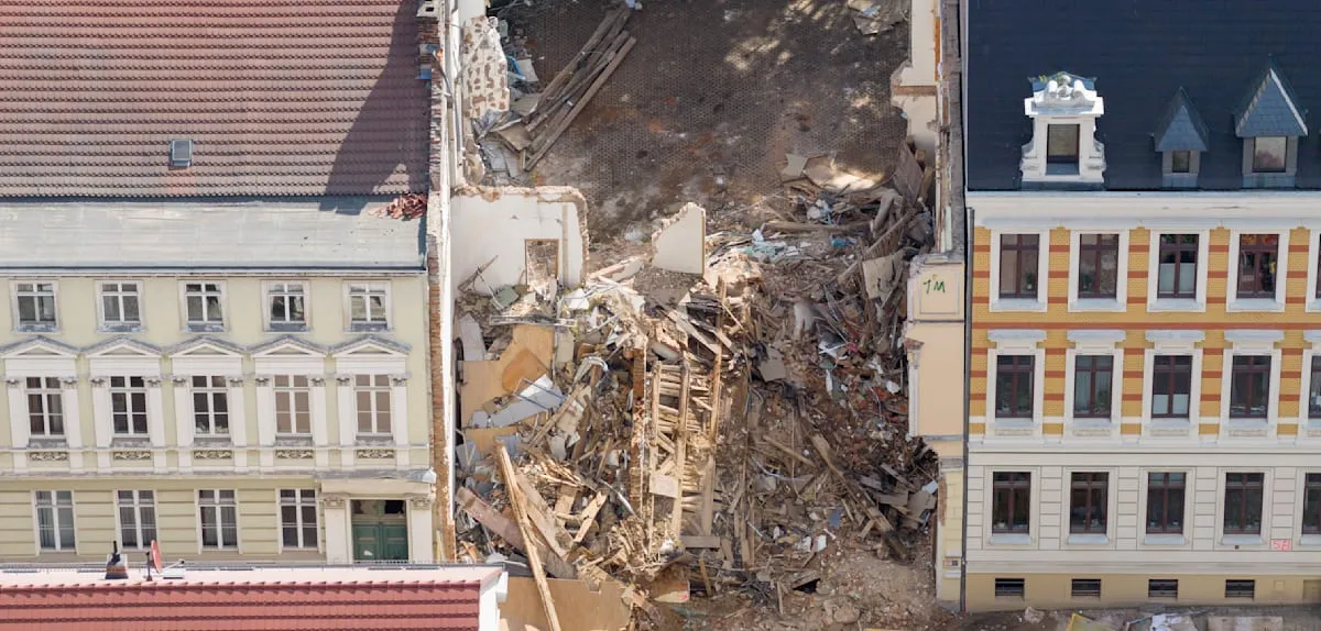 Runtuhnya Rumah Görlitz: Pipa Diduga Dirusak, Dua Tersangka Ditangkap!