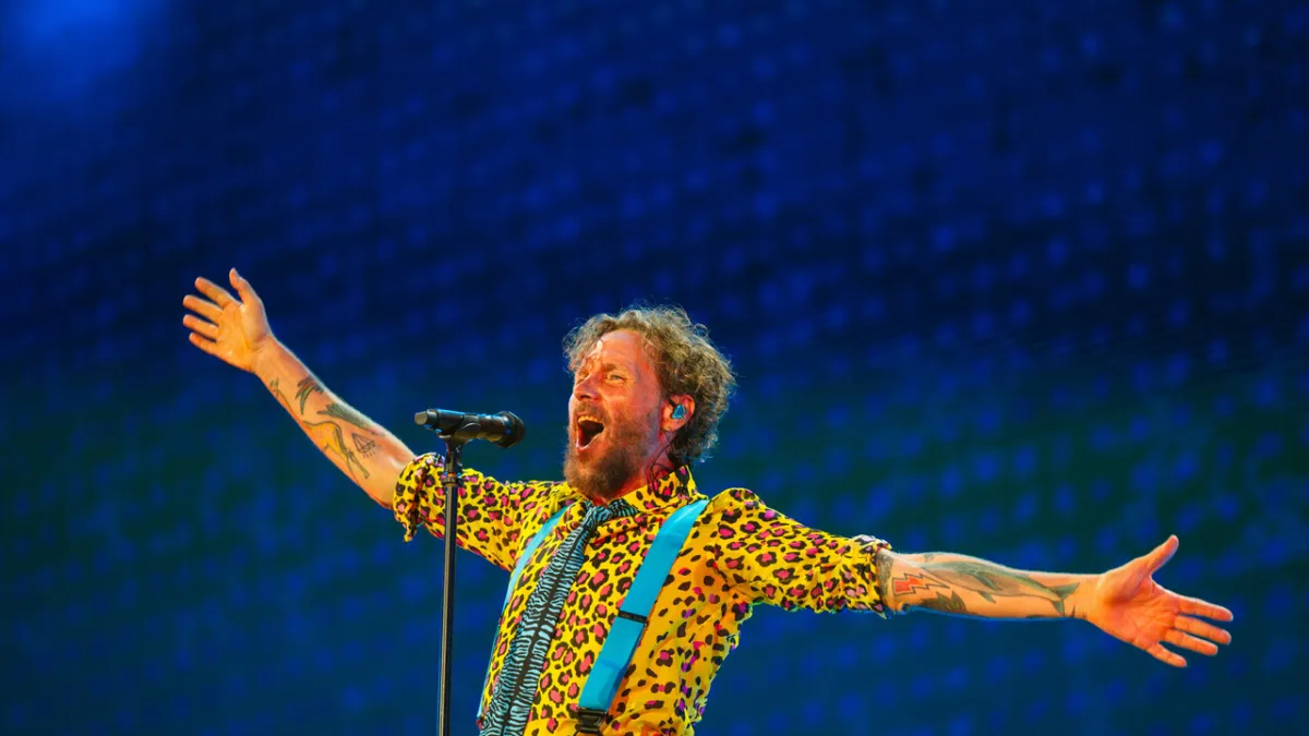 Jovanotti Rayakan 60 Tahun di Panggung: Pesta Jadi Pekerjaan Hidupnya!