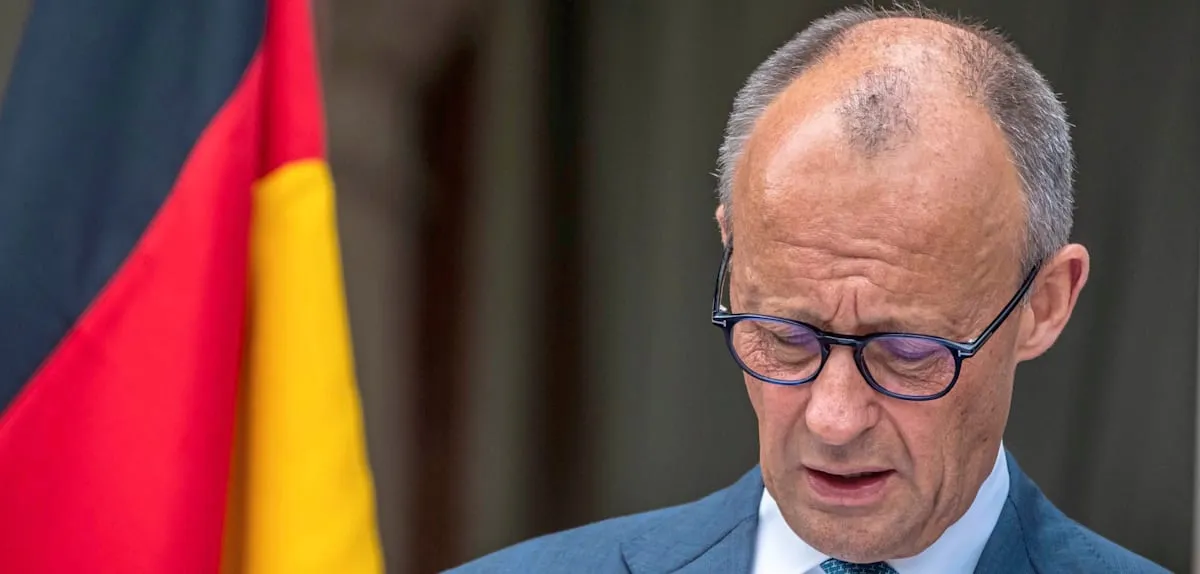 Bremen CDU Chief Rattles Berlin: Merz Under Fire Amidst Political Drama