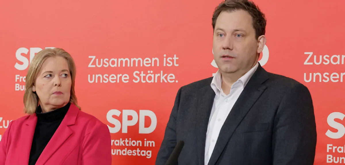German SPD Divided: Eastern Euphoria, Berlin Defeat Mark Political Landscape