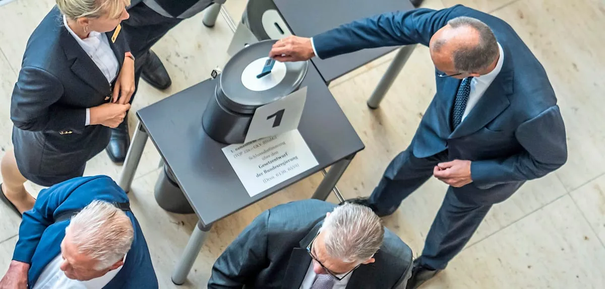 Debat Panas Bundestag: Paket Penghematan Asuransi Kesehatan Disahkan Koalisi Mayoritas