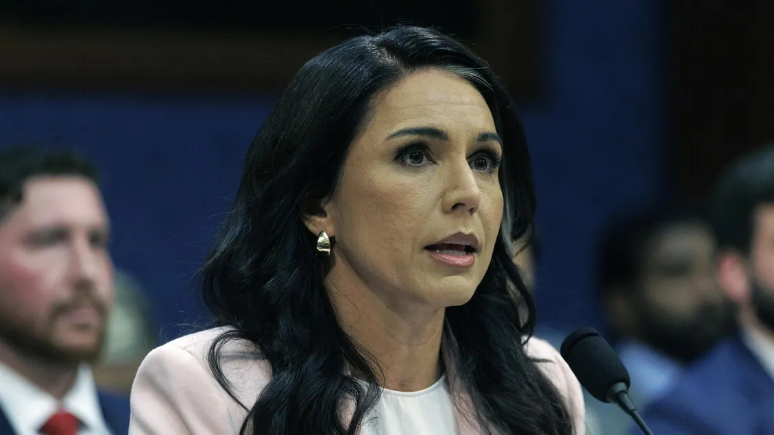 Ketegangan Iran-Amerika: Tulsi Gabbard Berpisah, Kebijakan Trump Digugat.