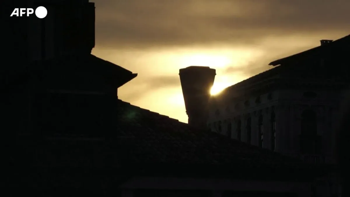 Venice's Celestial Spectacle 2026: Solar Eclipse Captivates Thousands!