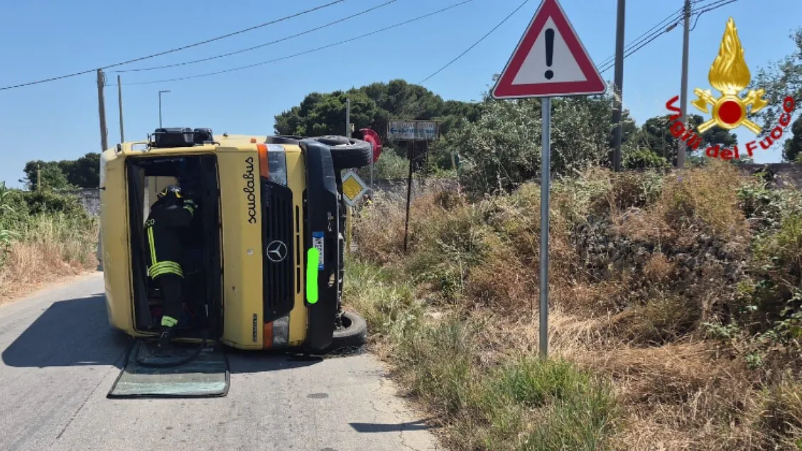 Tragedi Bus Sekolah: 19 Luka, Pengemudi Mobil Tak Berizin dan Asuransi