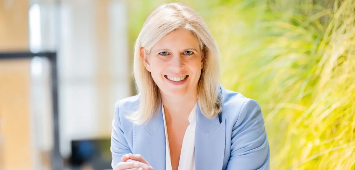 AI Revolution: Bain Chief Affirms Consultant Essence Untouched by Tech