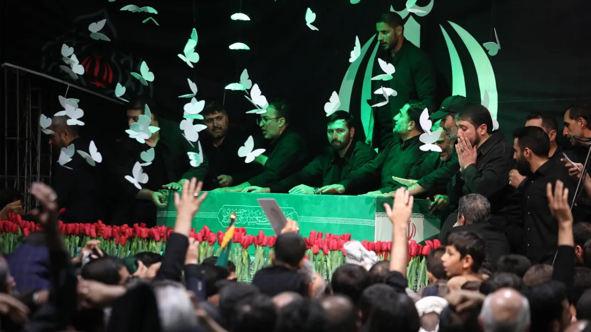 Jutaan Warga Iringi Perpisahan Khamenei: Siapa Pewaris Kekuatan Iran?