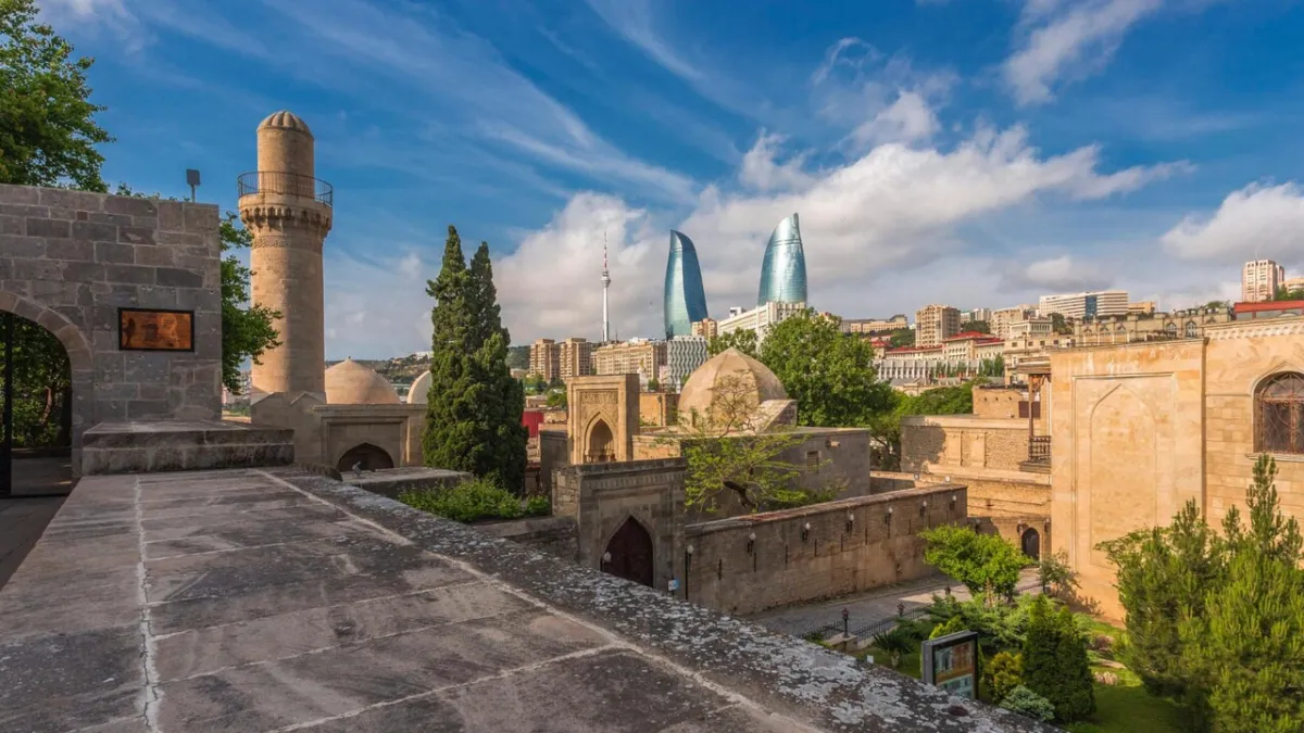 Mengarungi Pesona Azerbaijan: dari Gemerlap Baku Menuju Kaukasus Abadi