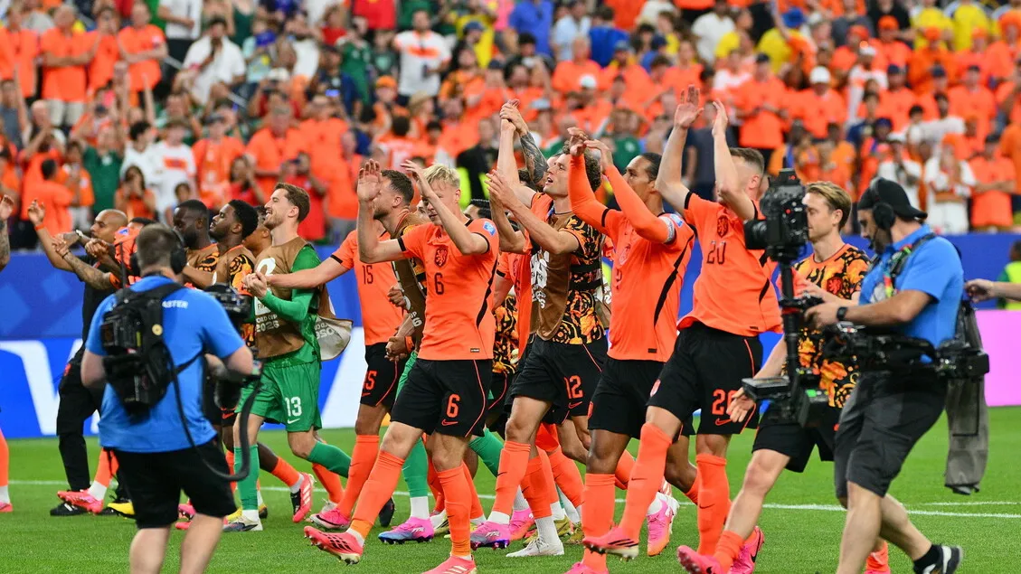 Piala Dunia 2026: Belanda Bantai Swedia 5-1, Gakpo Bersinar Gemilang!