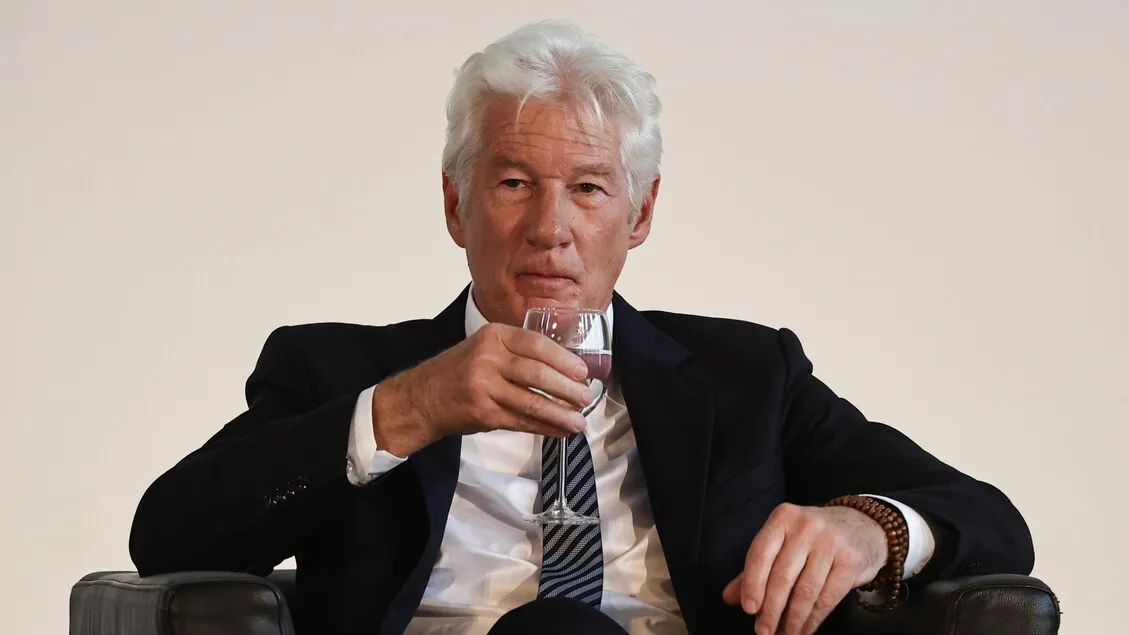 Richard Gere: Menyelamatkan Migran Ilegal di Italia Kristen 2026?