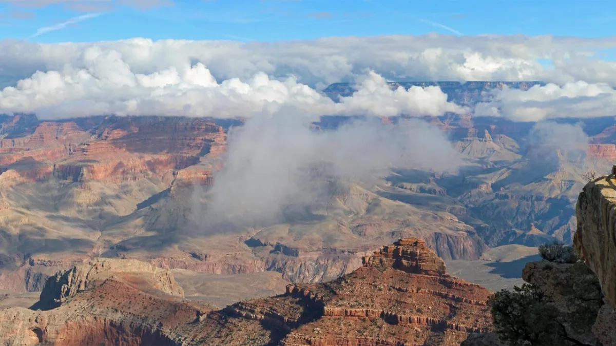 Grand Canyon Hit by Flash Flood: Dozens Evacuated, Fifteen Missing!