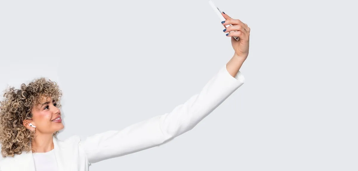 Extreme Surgery for Perfect Selfies: German Doctor Offers Arm Lengthening