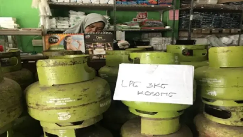 Krisis LPG 3 Kg Bayangi Nganjuk 2026, Warga Sulit Memasak