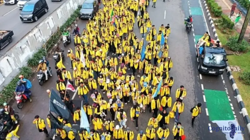 BEM UI Kepung Mabes Polri Siang Ini, Jalan Trunojoyo Lumpuh Dialihkan