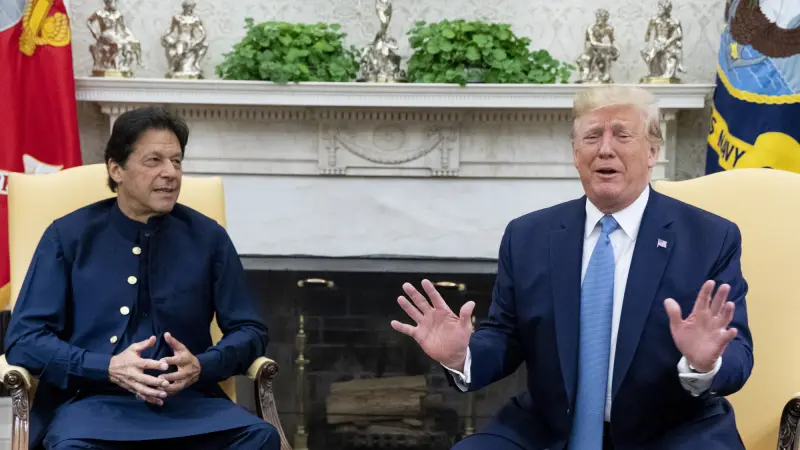 Manuver Mengejutkan: Donald Trump Bertolak ke Pakistan, Akankah Perdamaian Iran Terwujud?