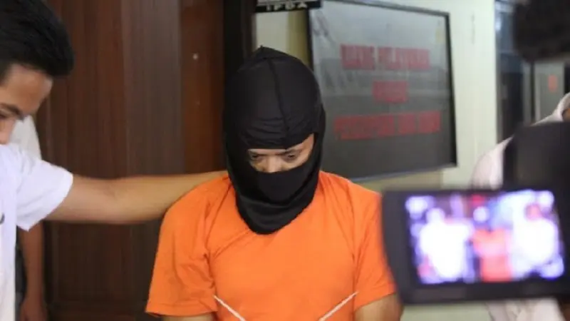 Terkuak: Penampakan Pilu Istri dan Dua Anak Ko Erwin Saat Penangkapan Bareskrim