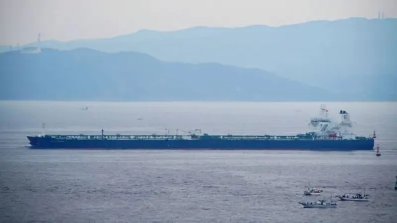 Terobosan Geopolitik: Supertanker Iran Sukses Lolos Blokade AS ke Indonesia