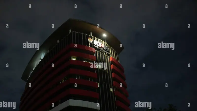 Khalid Basalamah Akui Rp 8,4 Miliar Kembali ke KPK: Skandal Kuota Haji Memanas?