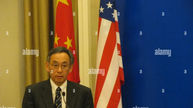 Seskab Ungkap Mandat Prabowo: Bahlil Buru Minyak dan Elpiji dari Rusia