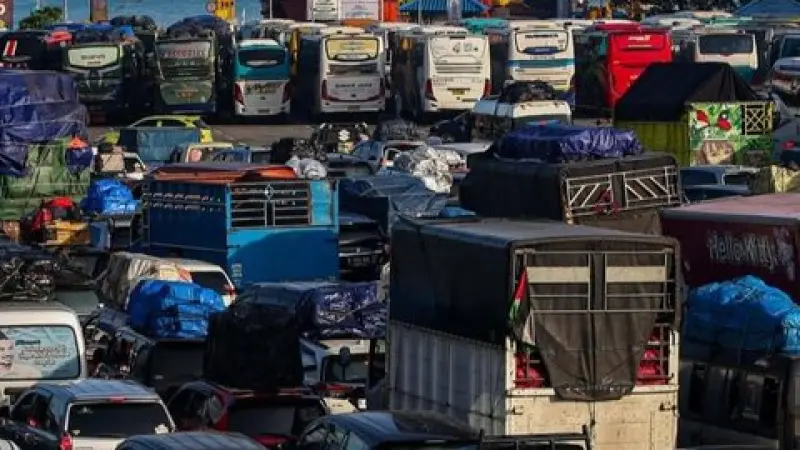 Kapasitas Tersendat: Terungkap Biang Kerok Macet Horor di Pelabuhan Gilimanuk