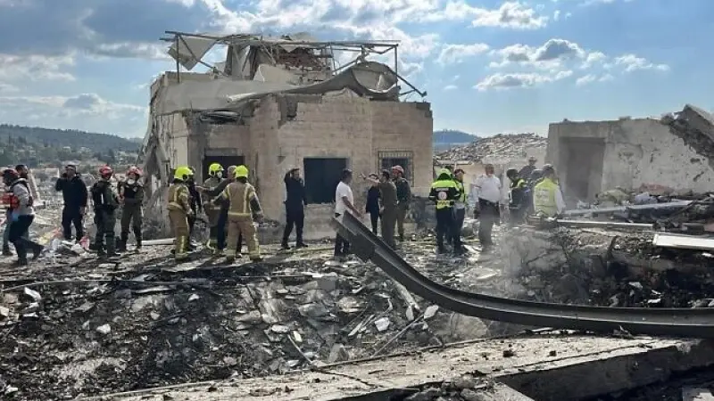 Rudal Iran Hantam Israel: Tel Aviv Guncang, Eskalasi Konflik Timur Tengah Memanas