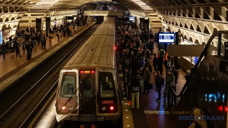 Trump Cabut Perlindungan Kerja Ribuan Pegawai Federal, Birokrasi AS di Ujung Tanduk