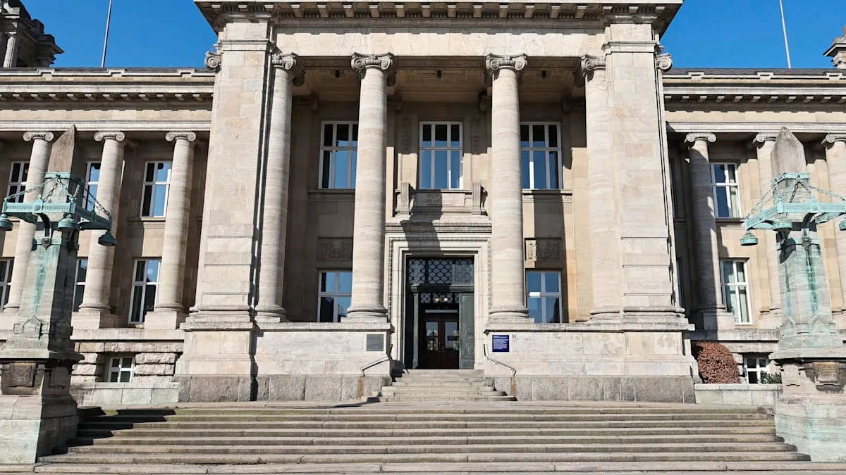 Hukuman Tegas: 33-Jähriger Zu 5500 Euro Strafe Wegen Unterstützung Des IS Verurteilt